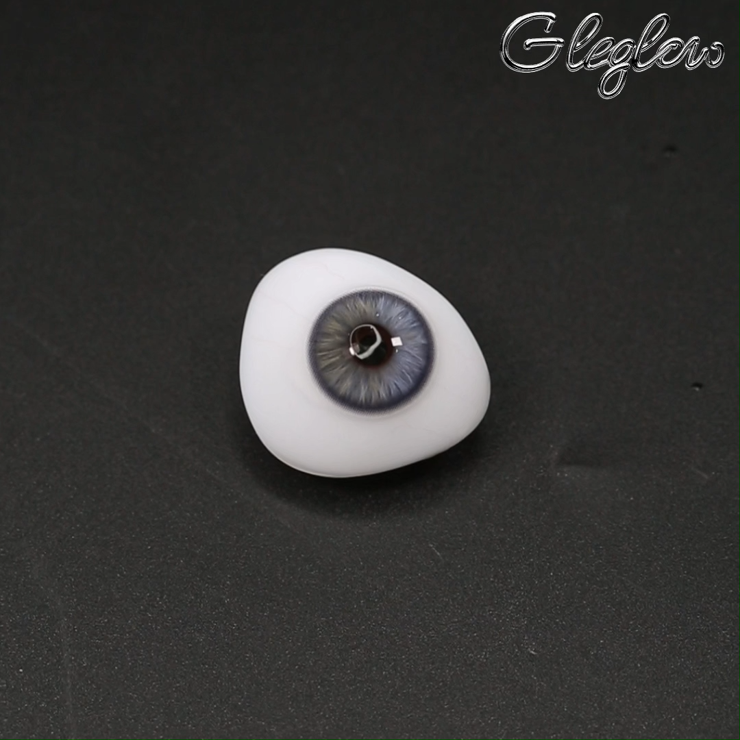 Sara Blue - 1 Day, 2 lenses