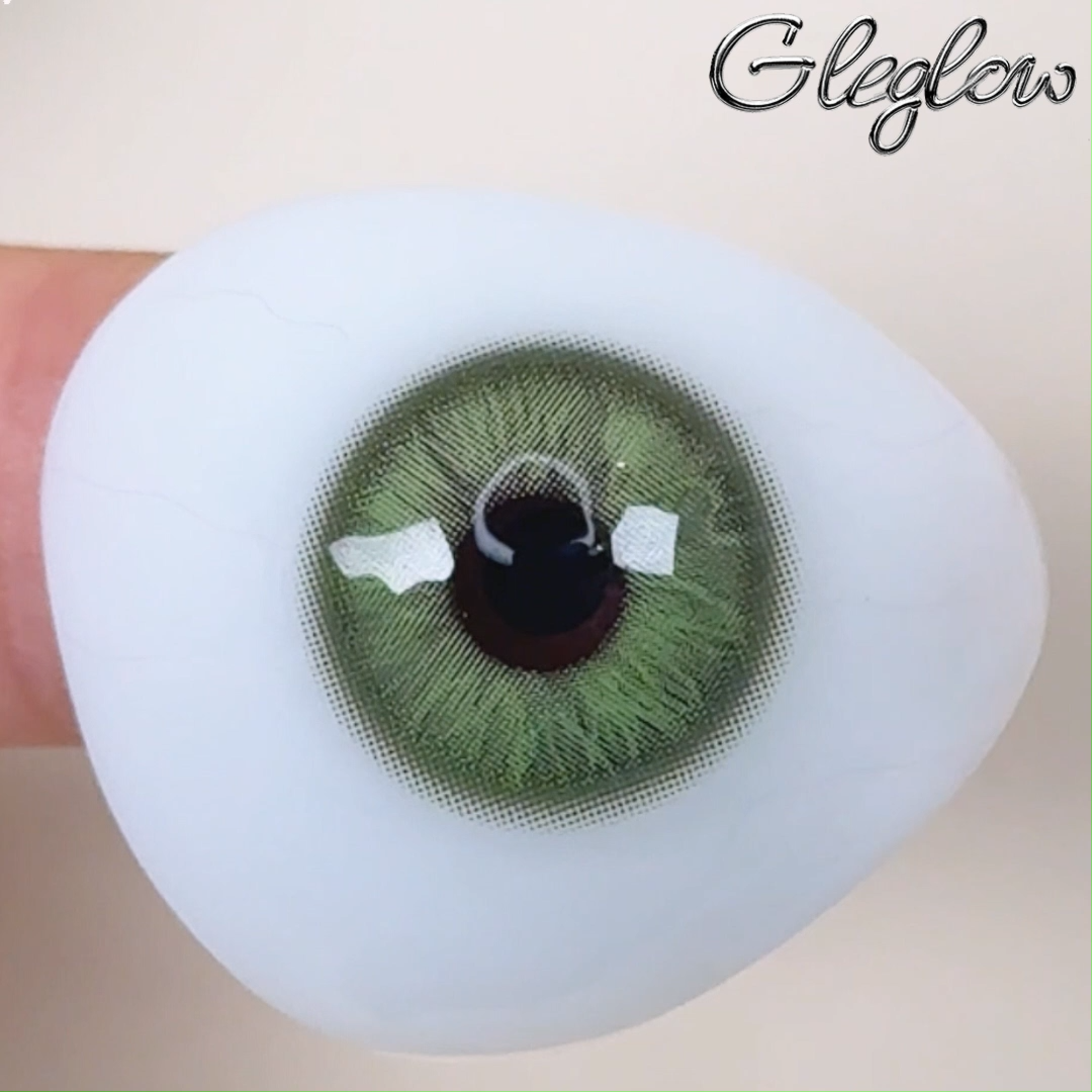 Adoring Green - 1 Year, 2 lenses