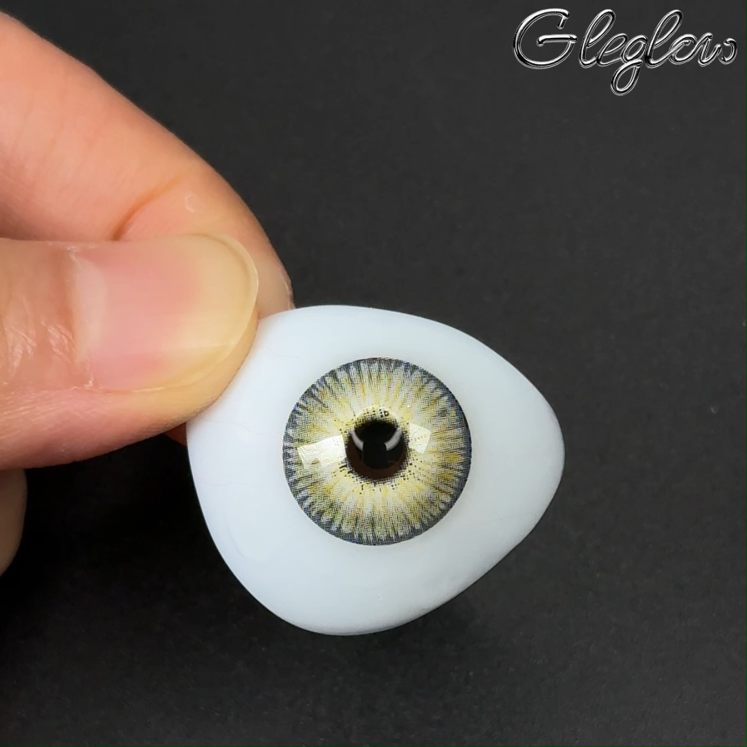 Vaelis Light Brown - 1 Year, 2 lenses