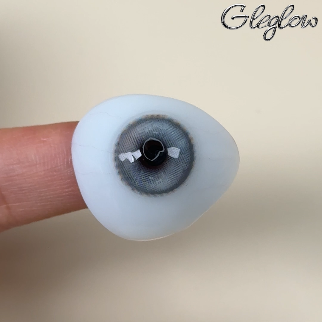 Quira Green  - 1 Year, 2 lenses