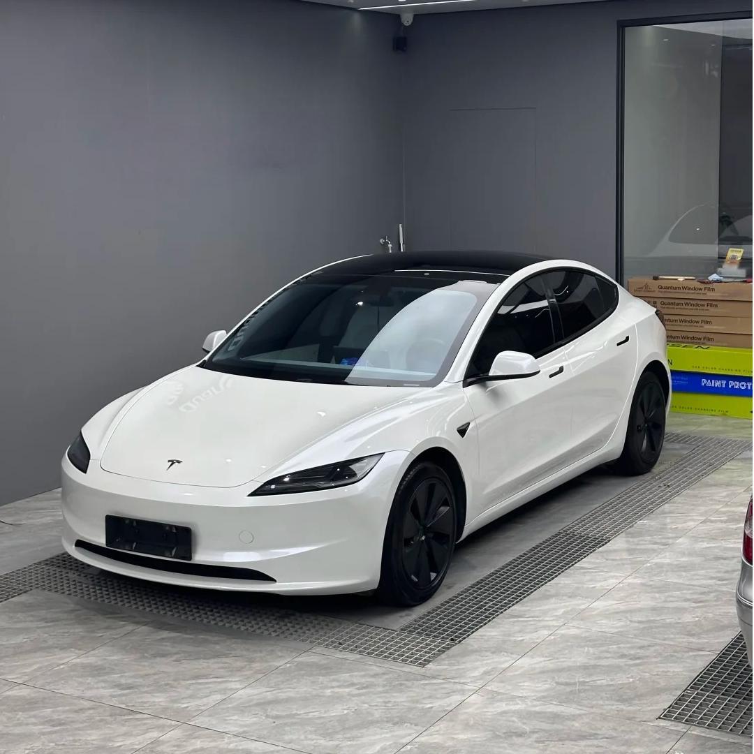 Shell White Car Vinyl Wrap