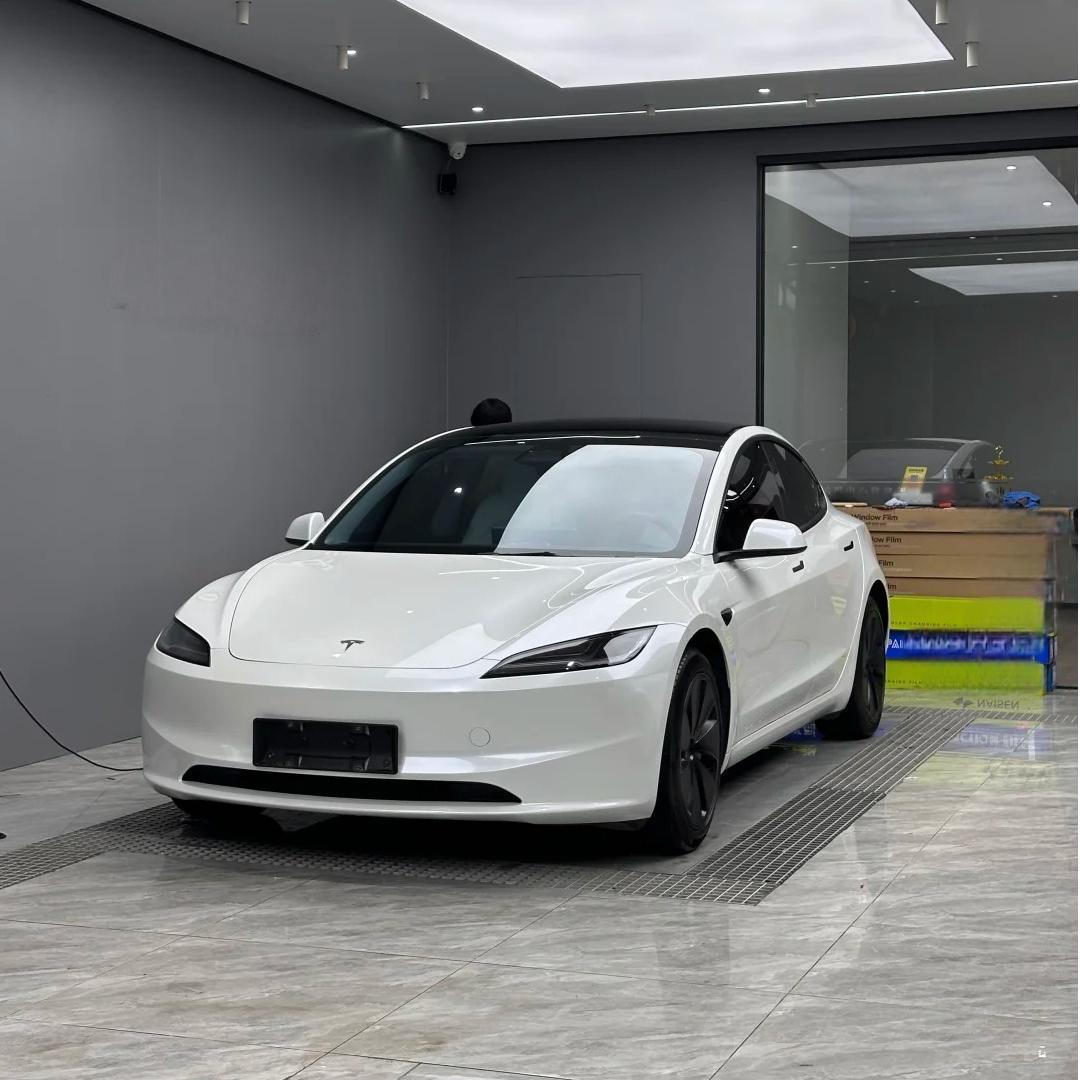 Shell White Car Vinyl Wrap
