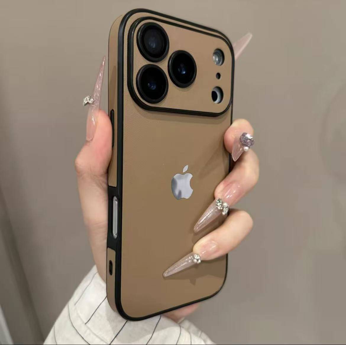 【新品17上市 順豐免運】iPhone高級質感細膩素皮 鏡頭全包防摔保護殼 防刮耐磨 清爽不油膩 不留指紋！