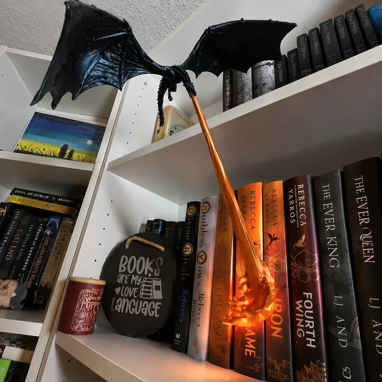 🐉3D-Printed Illuminated Dragon Flame Book Nook – Mystical Fantasy Bookshelf Décor