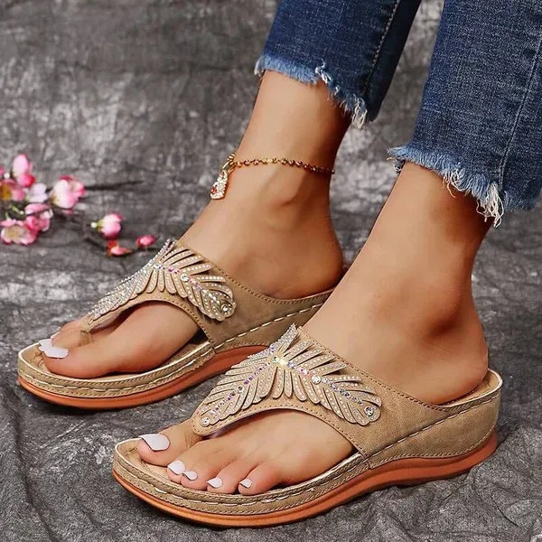 Crystal Rome Fashion Clip Toe Slippers