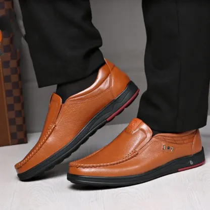 Men's Relaxed Fit Lightweight Cushioned Walking Shoes