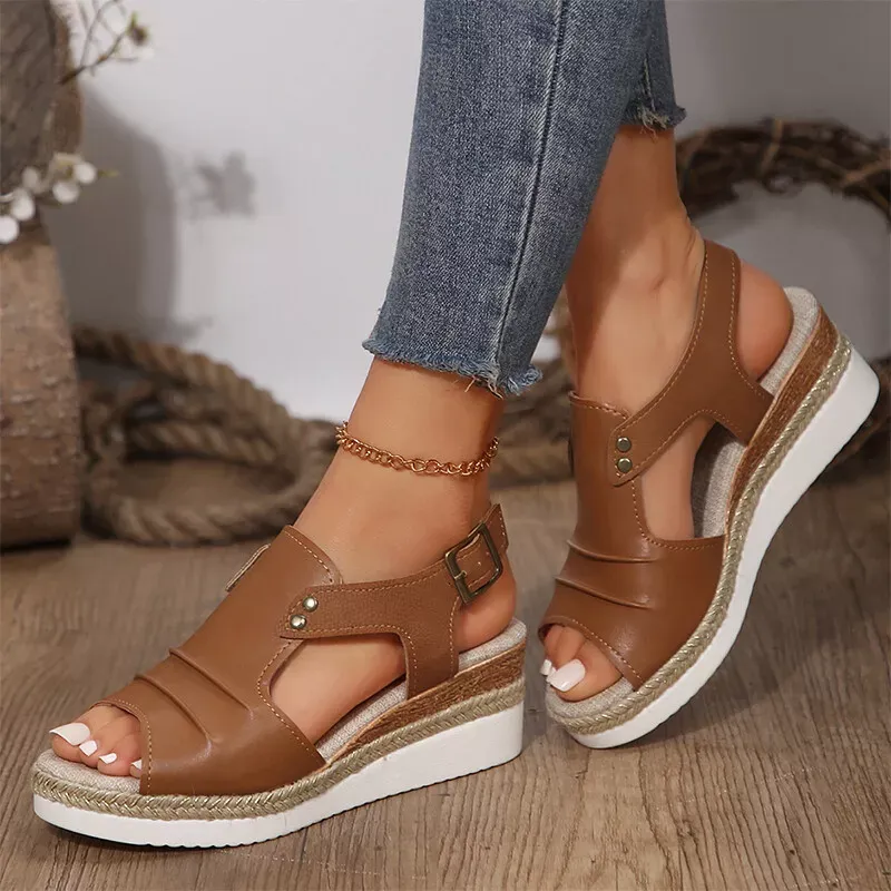 Women's Chunky Platform Classic Leather Sandals