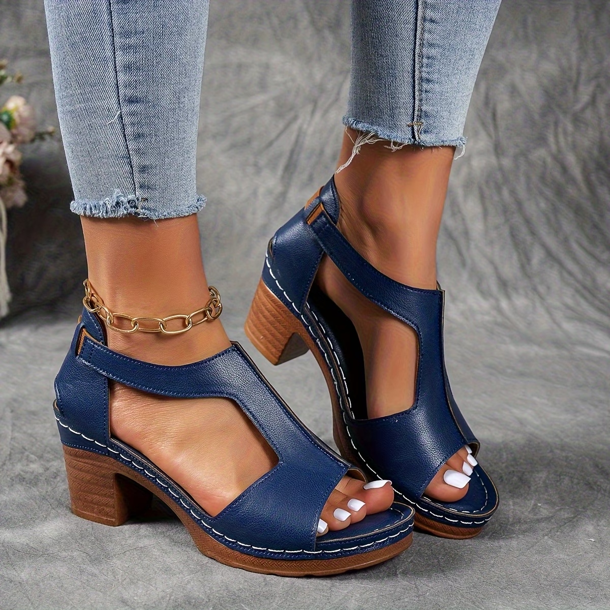 Women's Classic Chunky Heel Sandals