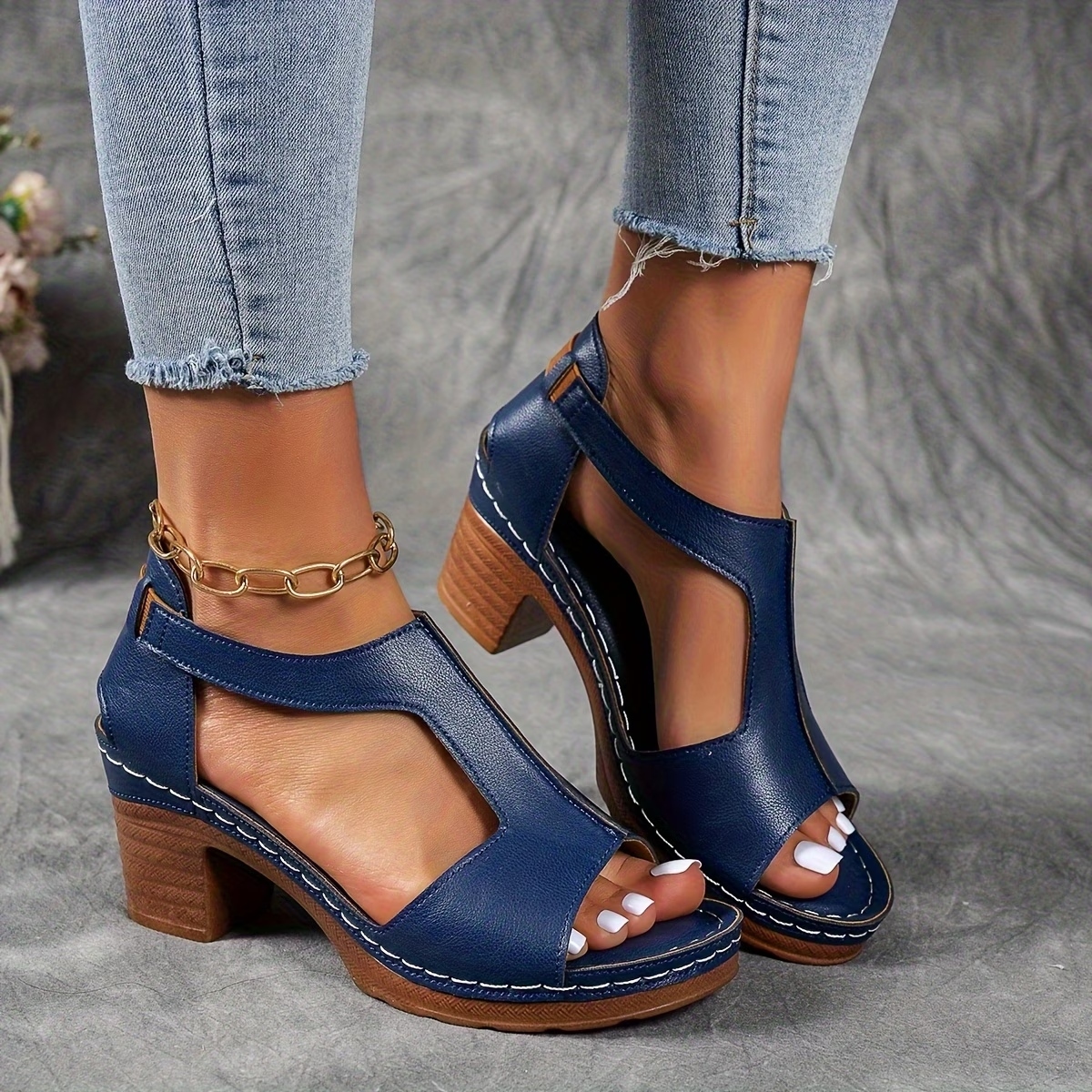 Women's Classic Chunky Heel Sandals