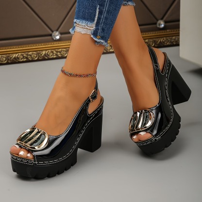 Women's Vintage Metal Buckle Pumps