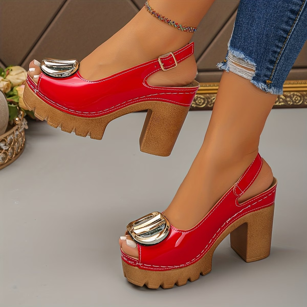 Women's Vintage Metal Buckle Pumps