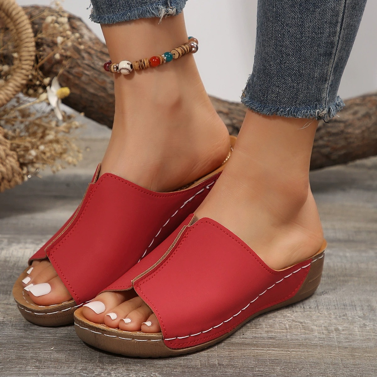 Bred Strap Platform Peep Toe Tofflor