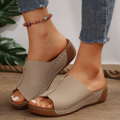 Bred Strap Platform Peep Toe Tofflor