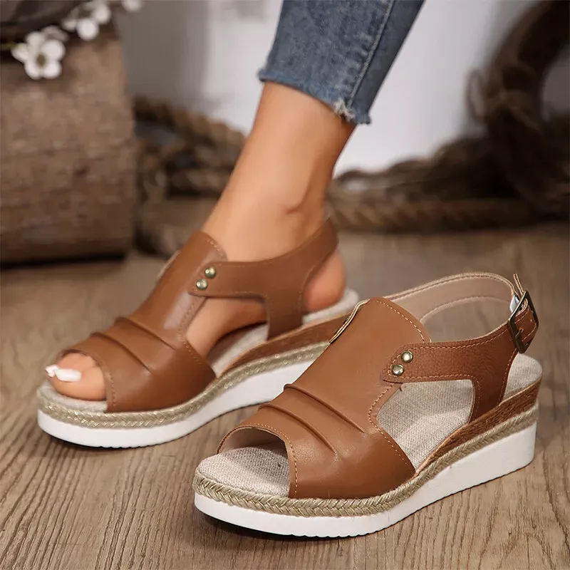 Women's Chunky Platform Classic Leather Sandals