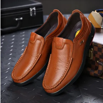 Men's Relaxed Fit Lightweight Cushioned Walking Shoes