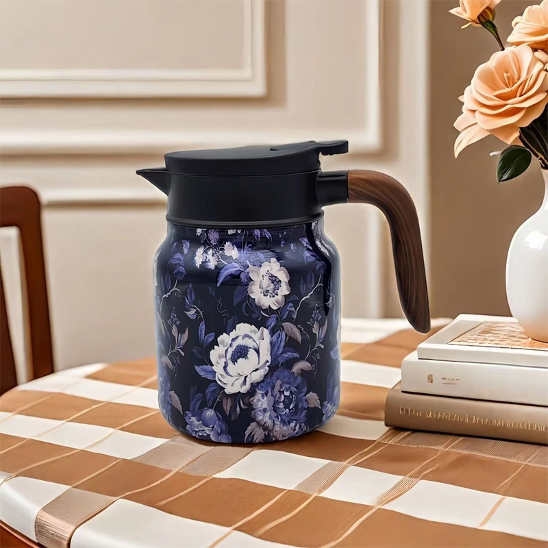 Retro floral pattern teapot