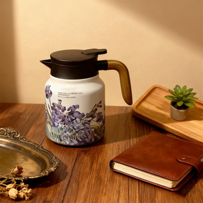 Retro floral pattern teapot