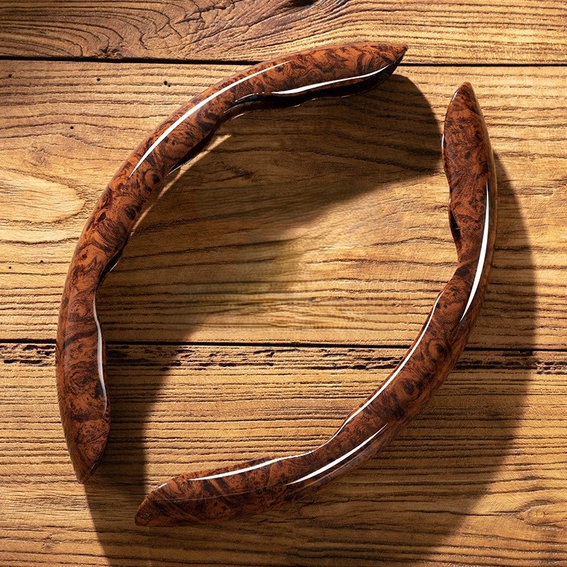 Rosewood Steering Wheel Cover – Elegant, Non-slip, Comfortable