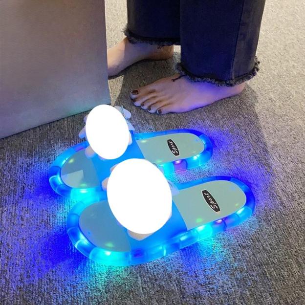 Luminous slippers for outdoor wear, non-slip sandals for home