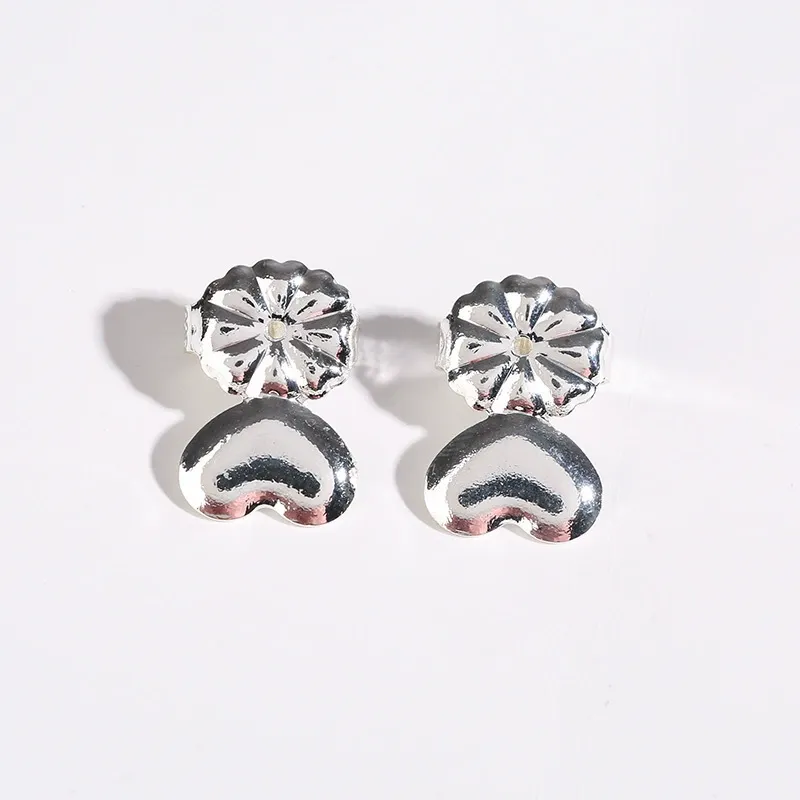 Ear stud auxiliary device to prevent drooping and falling off