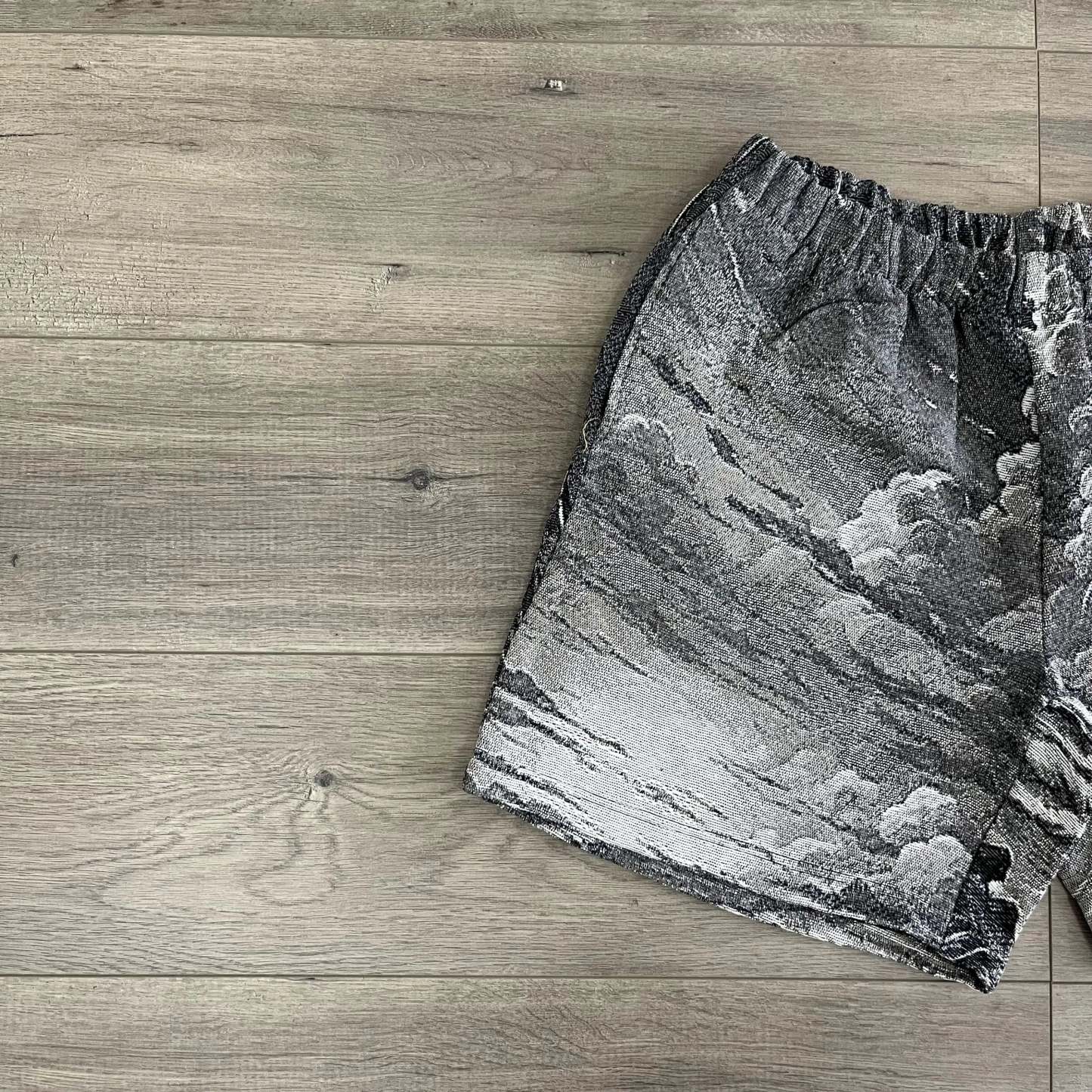 California Grey Sunset, Effortless Style – Themed Woven Shorts