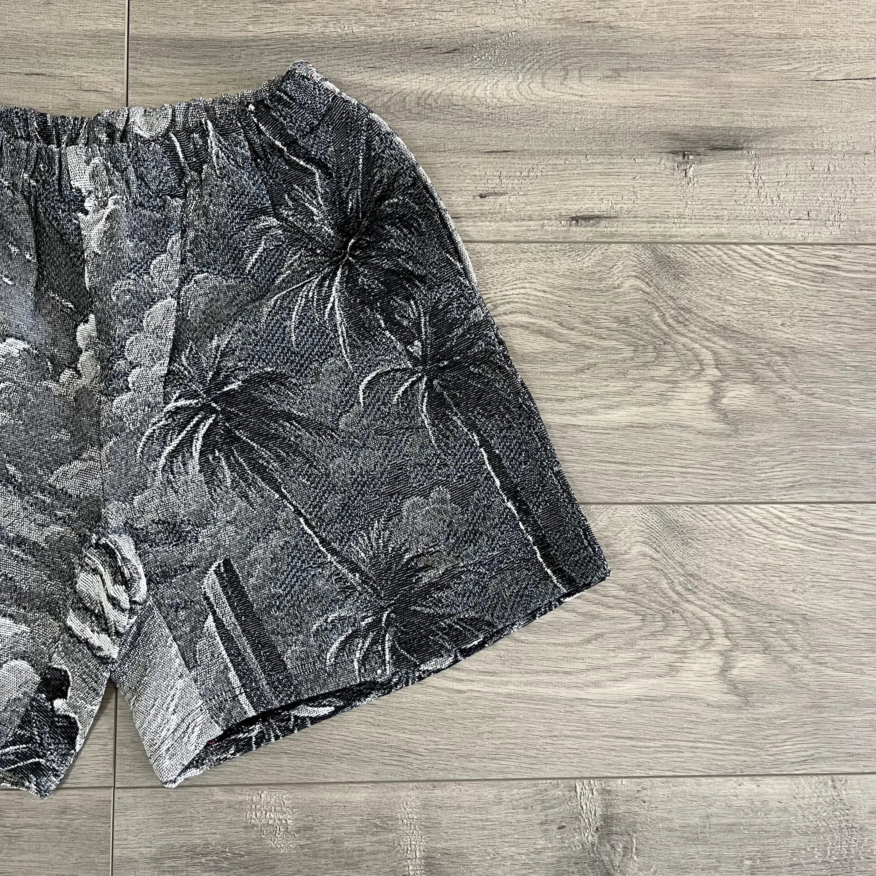 California Grey Sunset, Effortless Style – Themed Woven Shorts