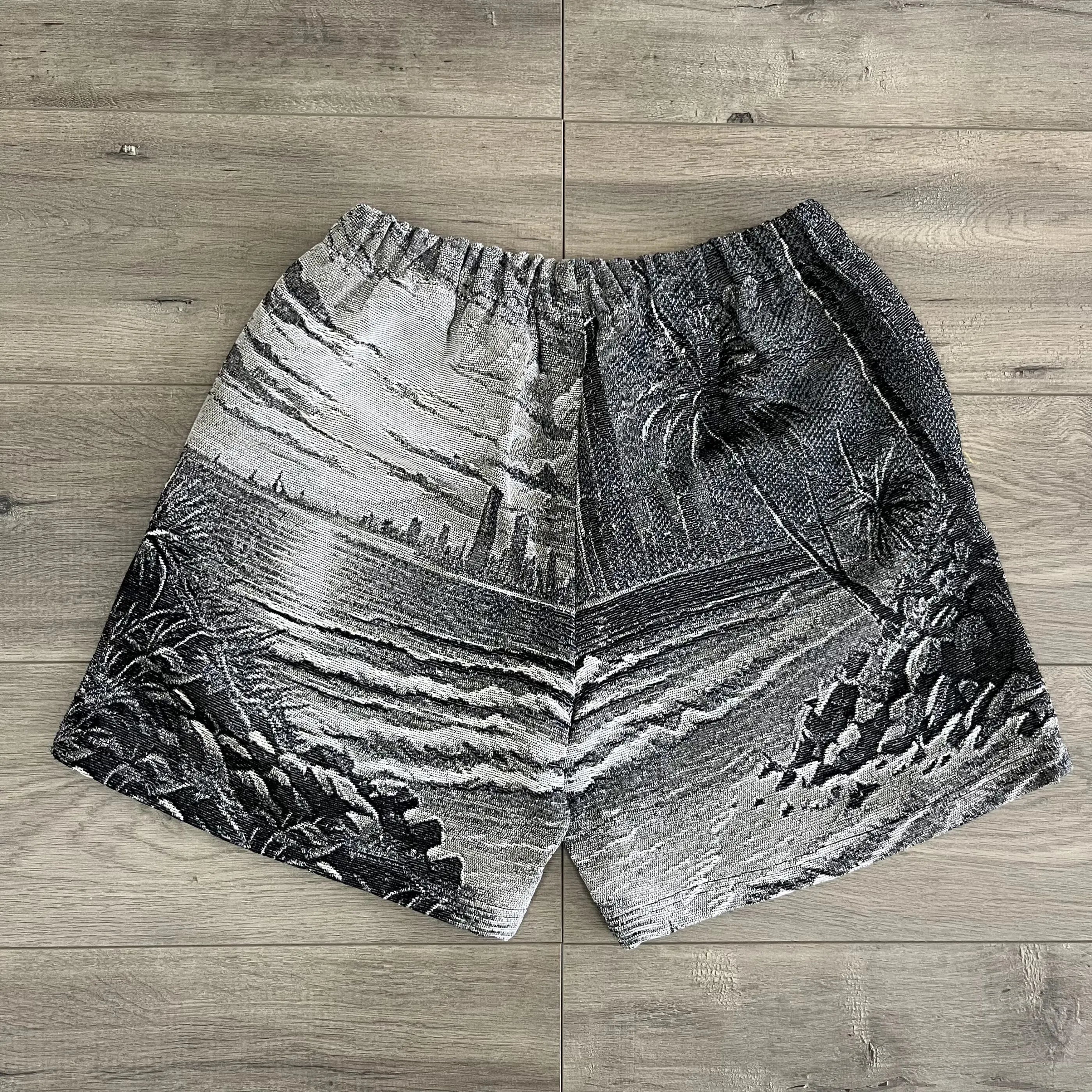 California Grey Sunset, Effortless Style – Themed Woven Shorts