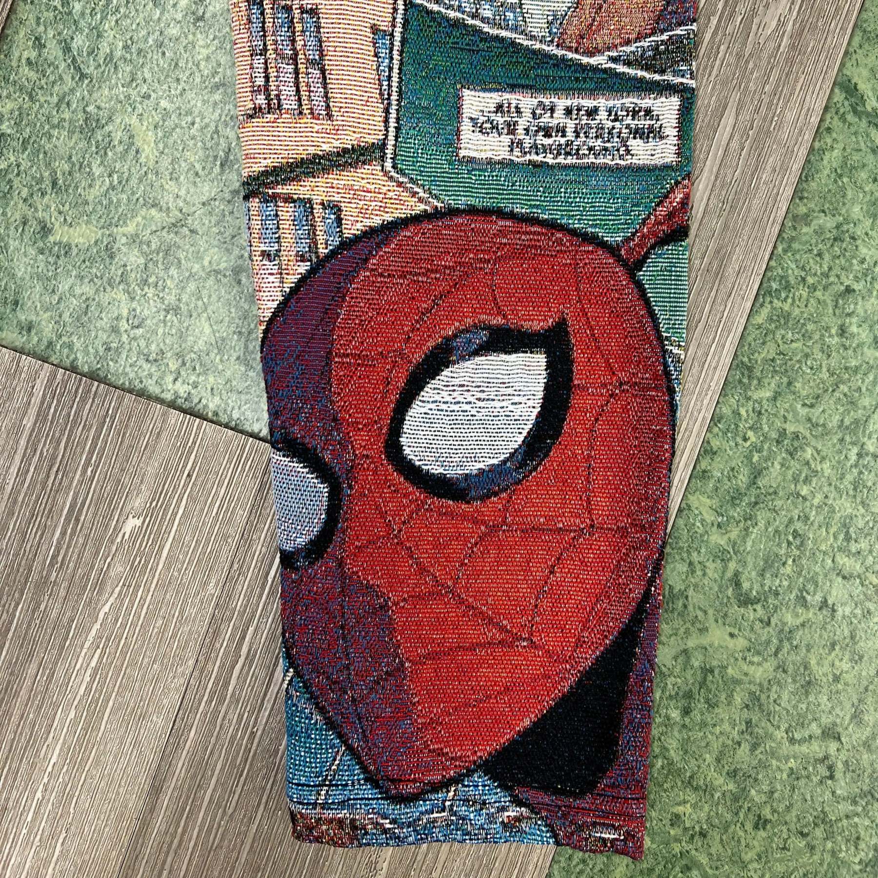 SPIDER-MAN TAPESTRY HOODIE Tapestryifeel