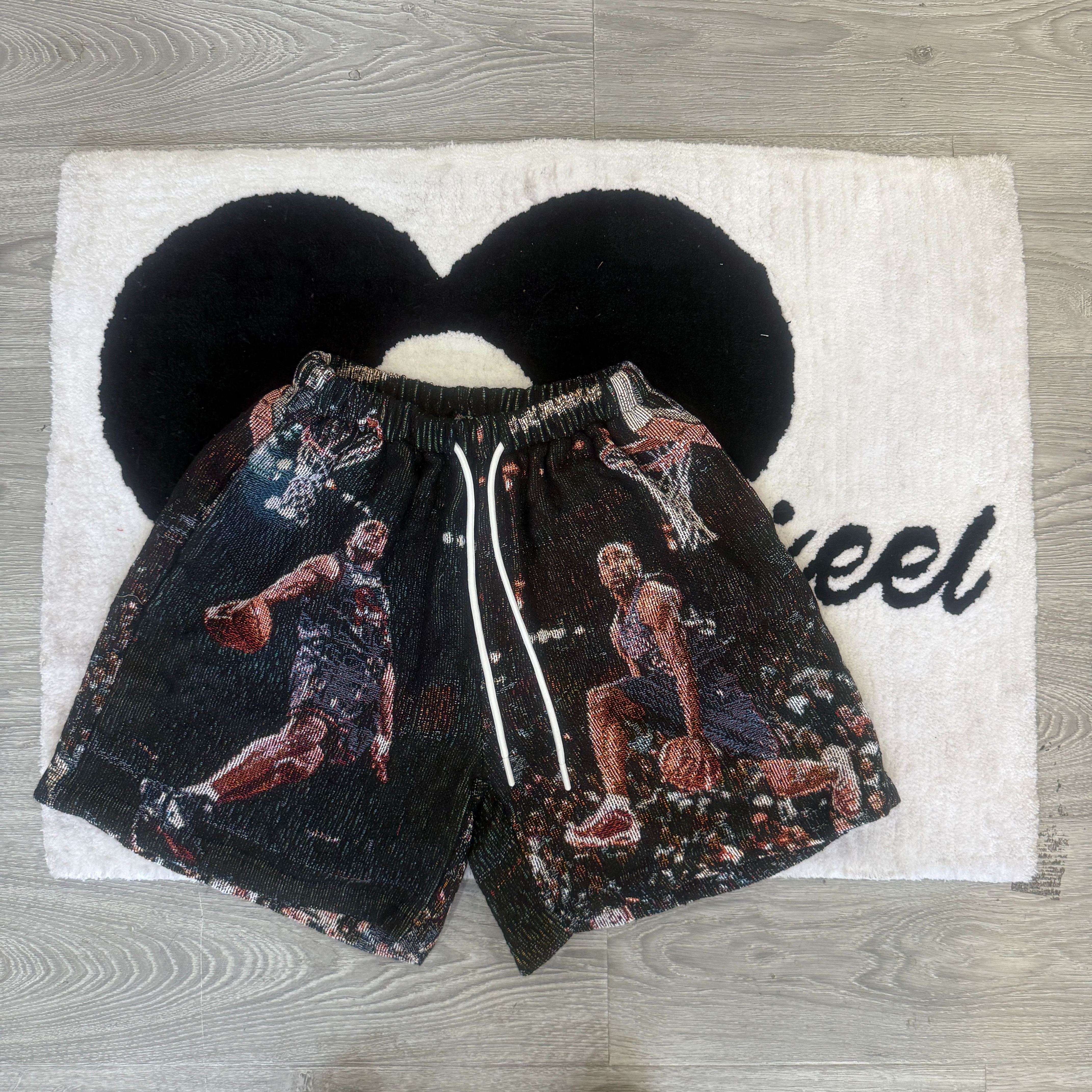 Unleash your inner Vinsanity! Grab tapestryifeel's exclusive Vince Carter shorts. Dominate the court & street in style. Comfortable, iconic, and a must-have for fans! 