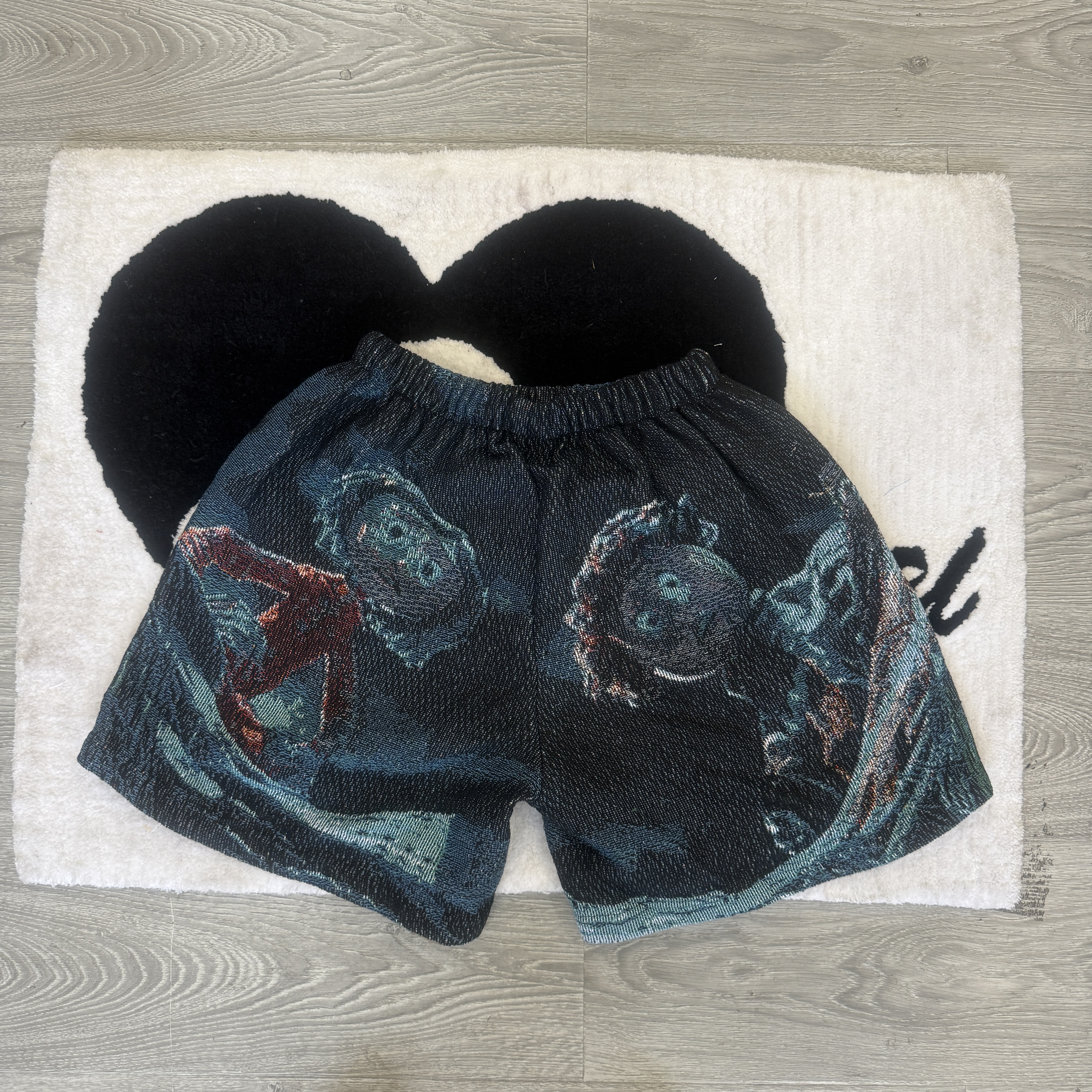 Coraline fans, level up your look! tapestryifeel offers exclusive Coraline shorts. Wear your favorite animated adventure and make a unique statement this summer. 