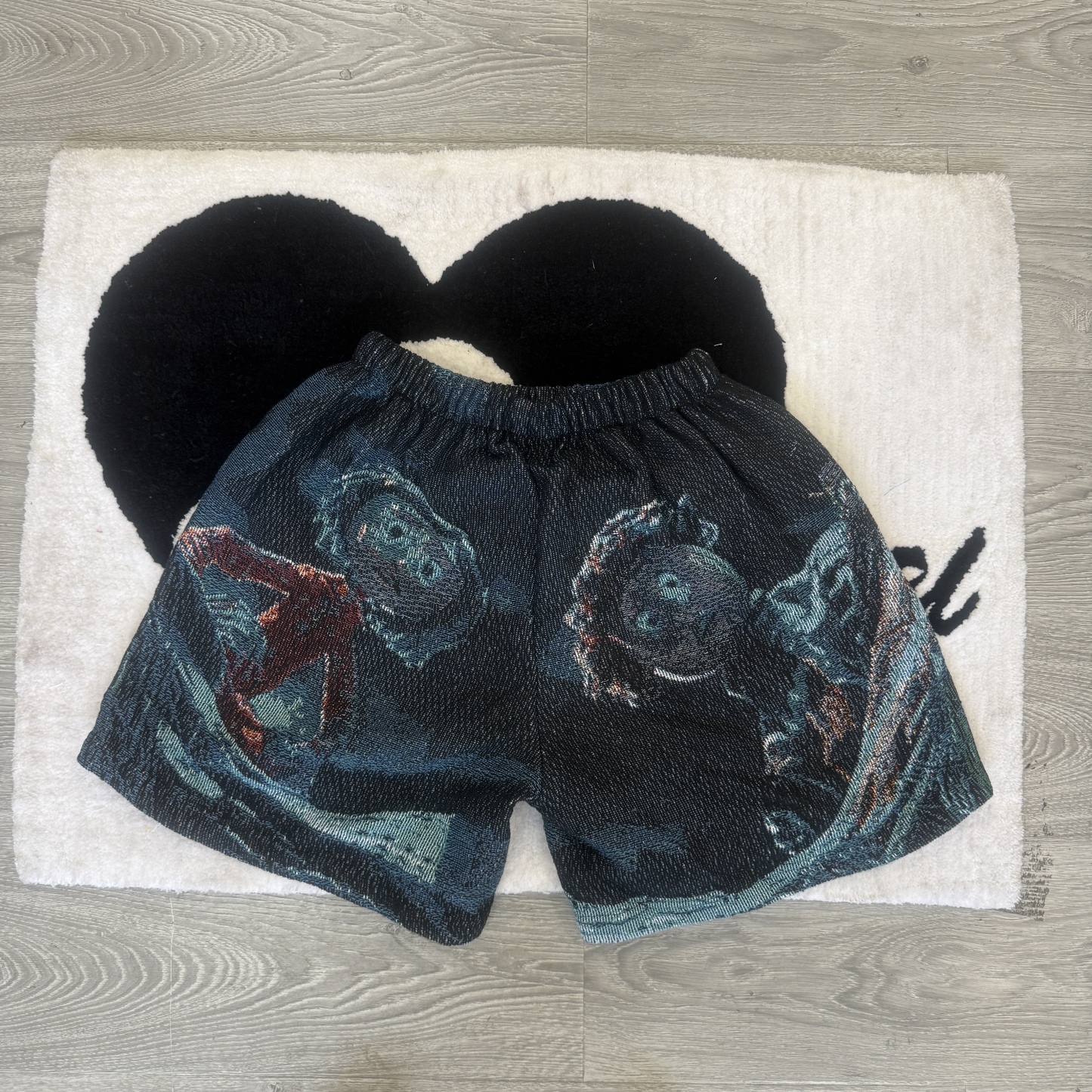 Coraline fans, level up your look! tapestryifeel offers exclusive Coraline shorts. Wear your favorite animated adventure and make a unique statement this summer. 