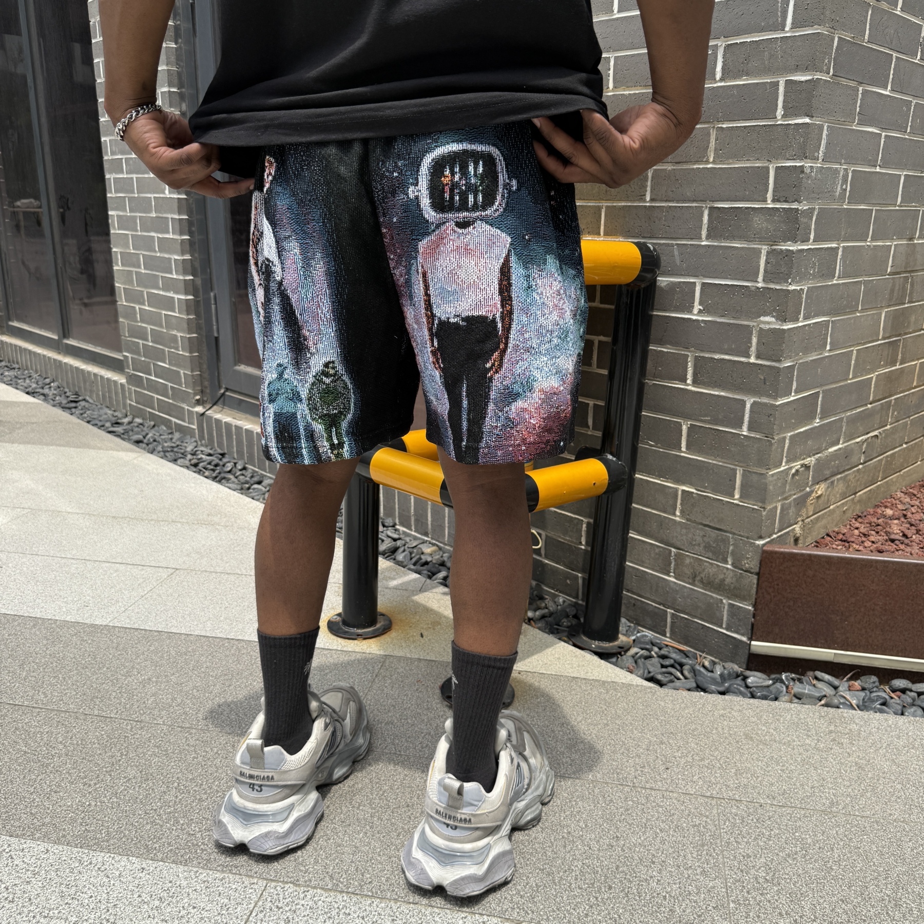 Move like Breezy! Grab tapestryifeel's exclusive Chris Brown shorts. Fuse his iconic style with your daily look. Comfortable, fresh, and a must-have for fans!