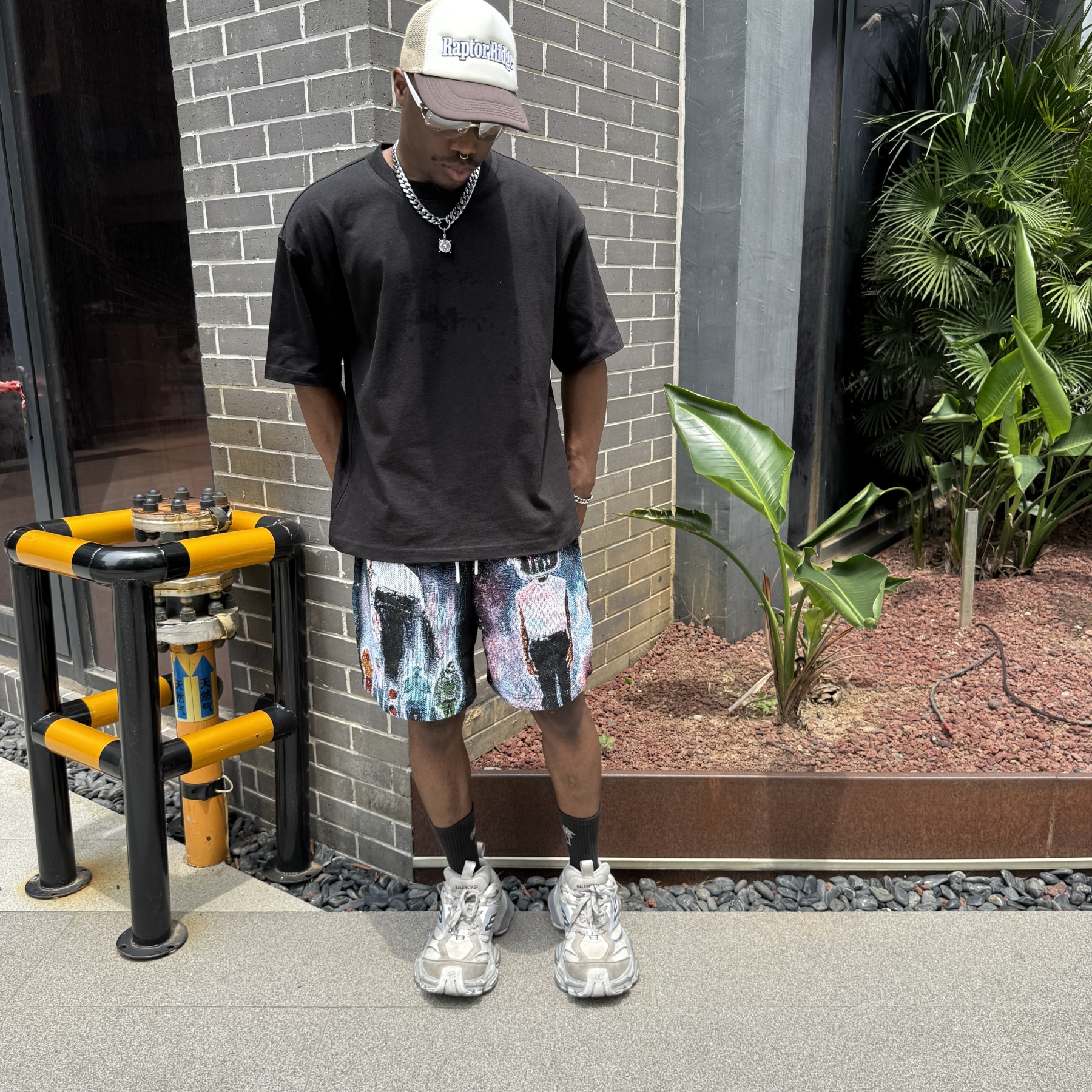 Move like Breezy! Grab tapestryifeel's exclusive Chris Brown shorts. Fuse his iconic style with your daily look. Comfortable, fresh, and a must-have for fans!