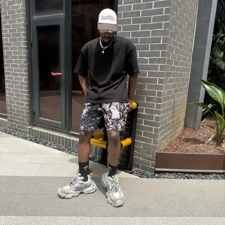 Unleash your inner Ant-Man! Grab tapestryifeel's exclusive Anthony Edwards shorts. Dominate the court & street in style. Comfortable, cool, and a must-have for fans! 