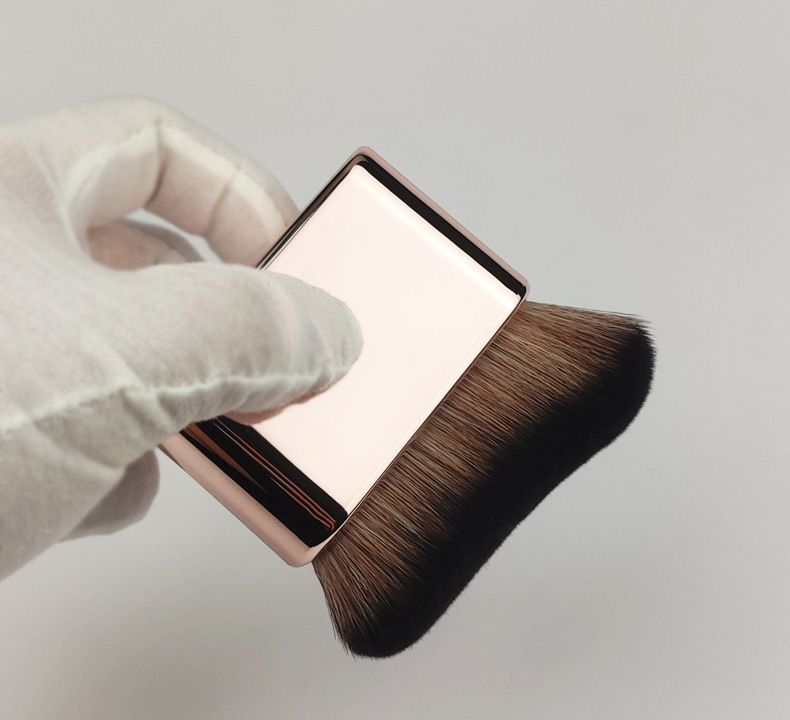 Ultra-Soft Fiber Makeup Brush