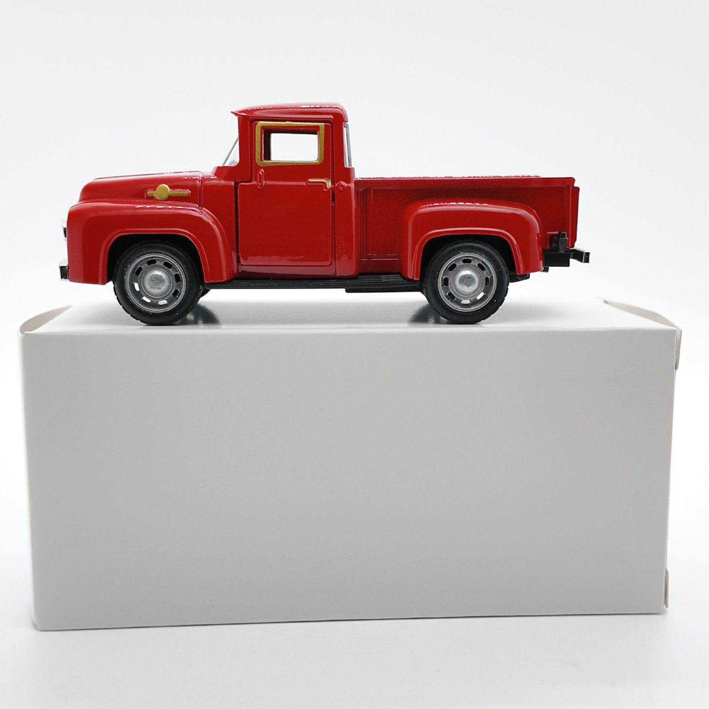 Vintage Pickup Truck Alloy Car Model