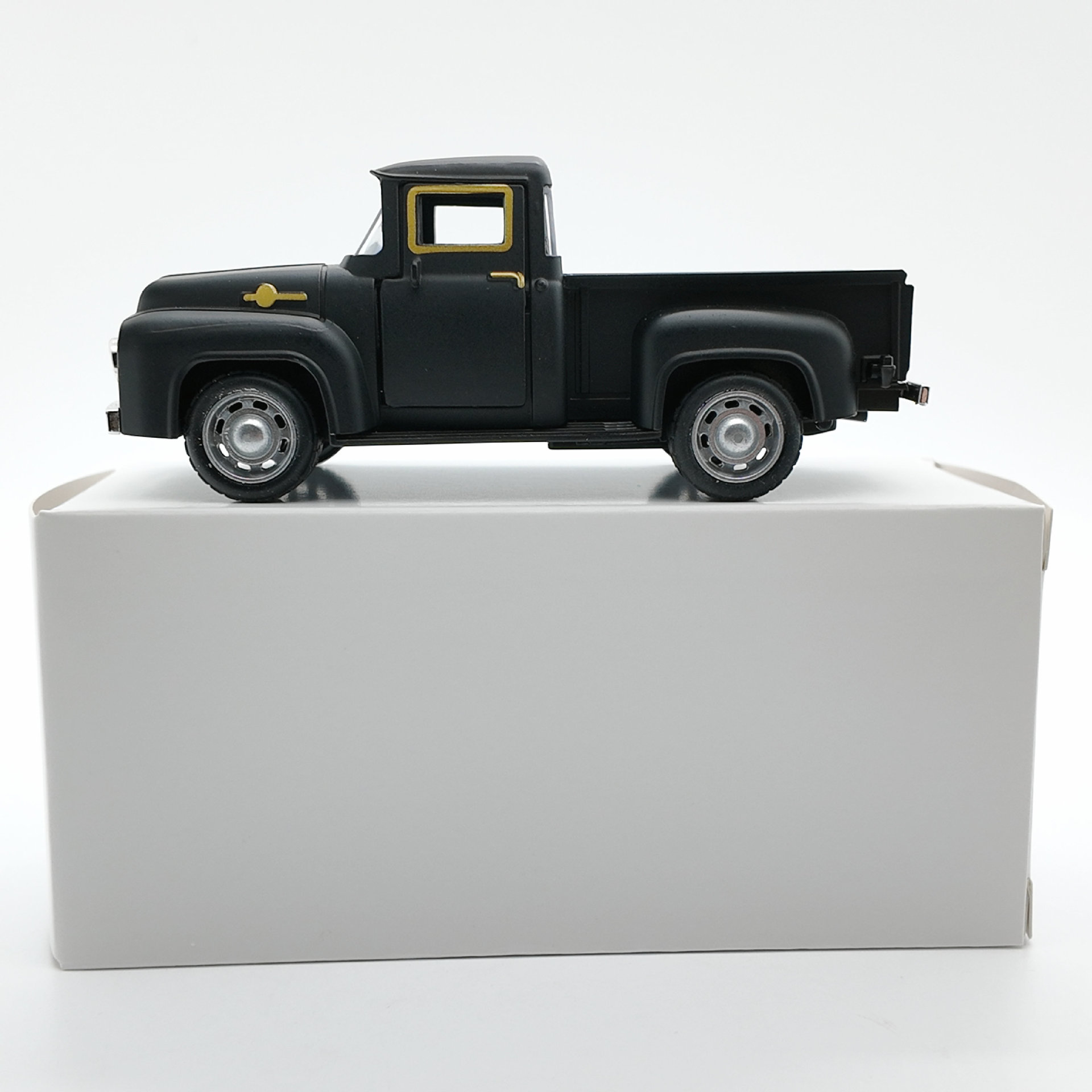Vintage Pickup Truck Alloy Car Model