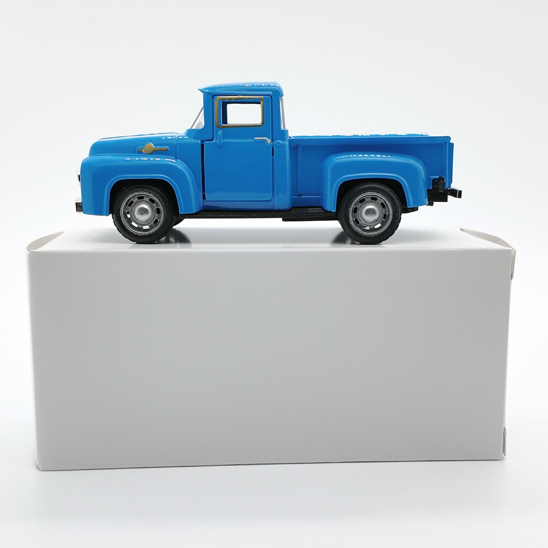 Vintage Pickup Truck Alloy Car Model