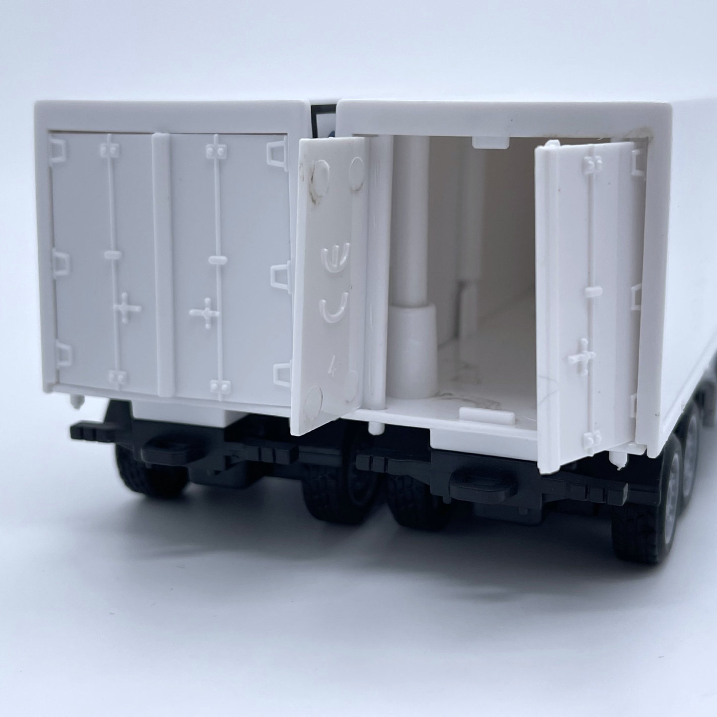 6.1" Pull Back Toy Semi Truck