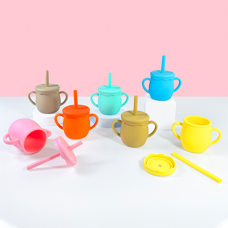 6.5 Oz Children Silicone Cup w/ Straw