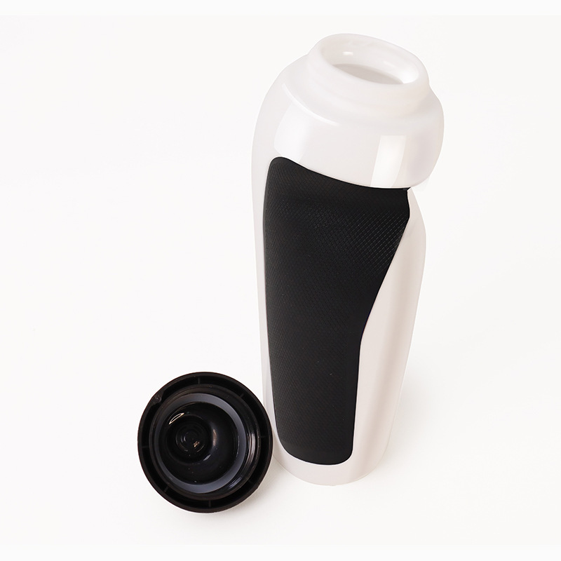 18.6 oz Squeeze Nozzle Cycling Sports Water Bottle