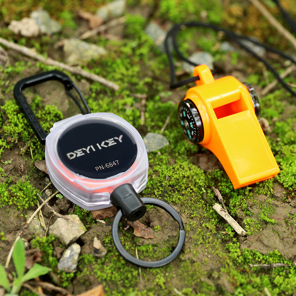Outdoor Retractable Buckle And Whistle