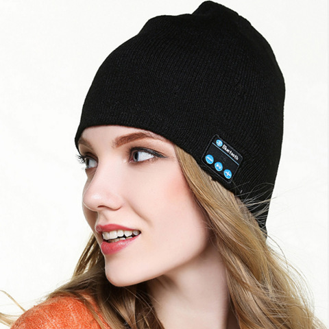 Knitted Beanie w/Wireless Headphones