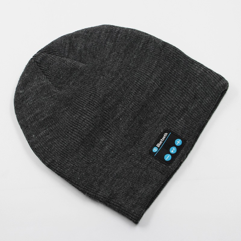 Knitted Beanie w/Wireless Headphones