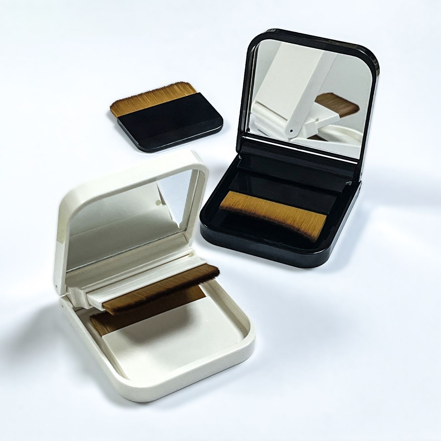 Portable Mirror Storage Case with Foundation Brushes