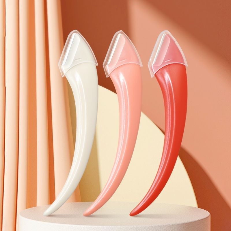 Crescent-Shaped Safety Eyebrow Razor