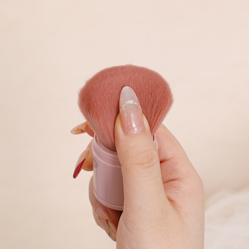 Retractable Mushroom Head Makeup Brush