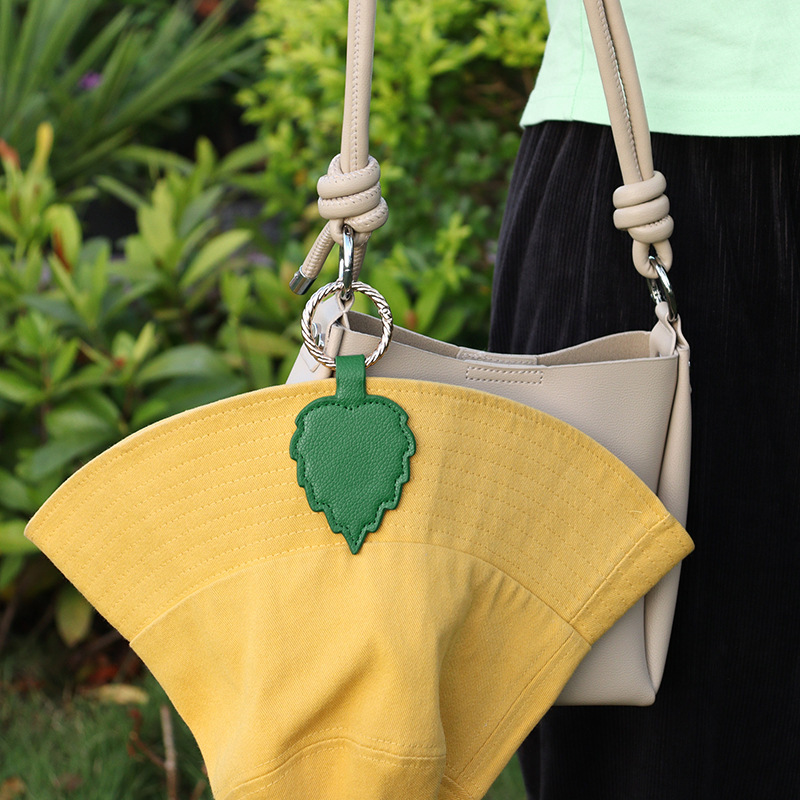 PU Leather Magnetic Leaf Hat Clip