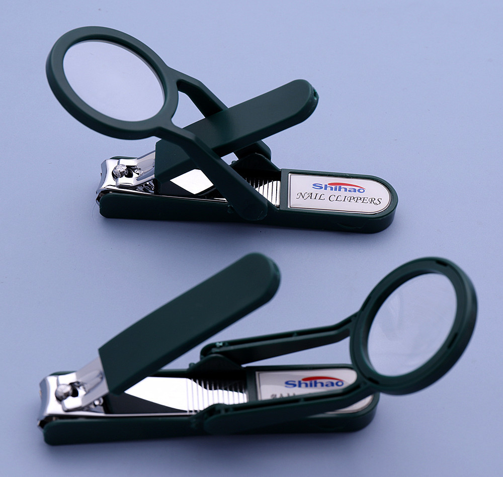 Magnifying Glass Nail Clipper