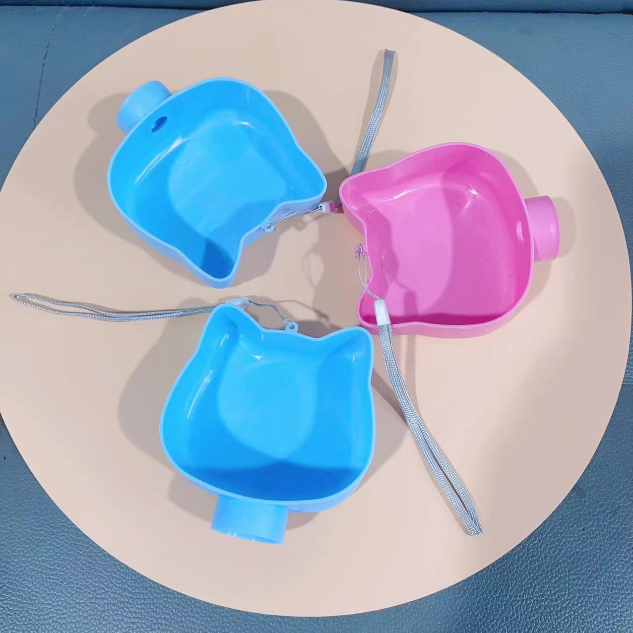 Portable Pet Water Bottle Dispenser